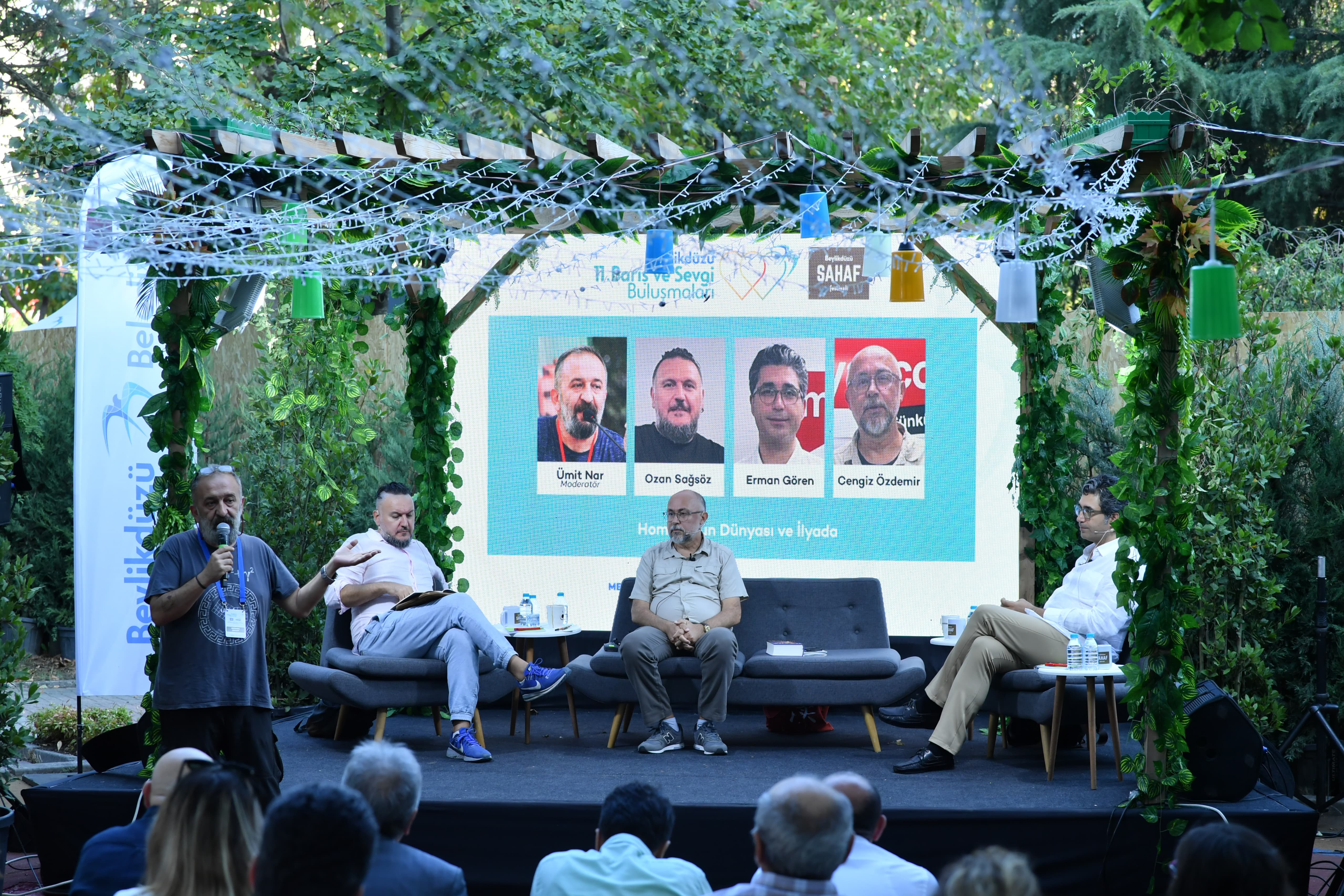 Beylikdüzü Sahaf söyleşilerinde Momeros ve İlyada konuşuldu