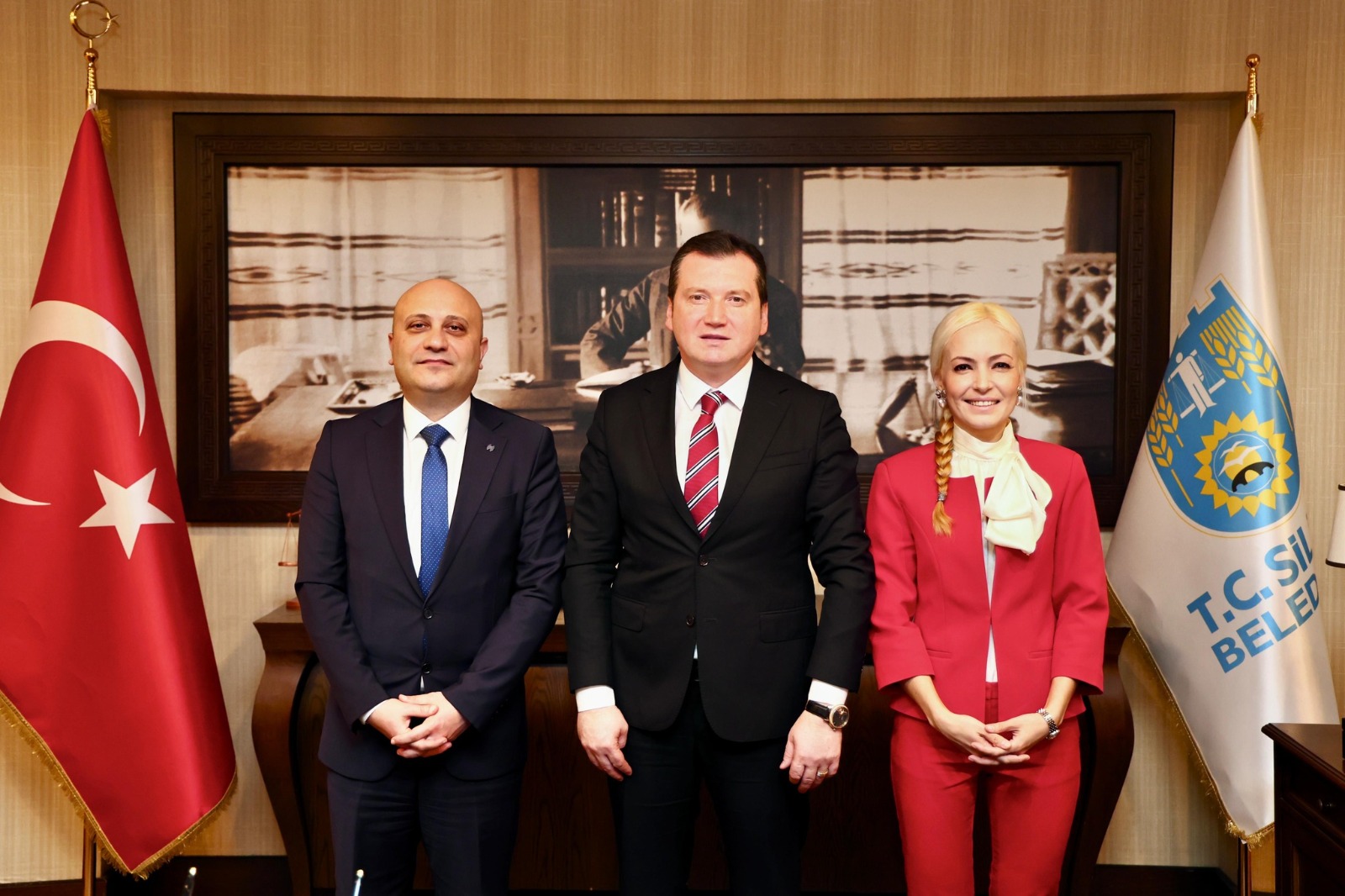 Başkan Balcıoğlu, Silivri Halkbank E5 şubesi yöneticilerini makamında ağırladı