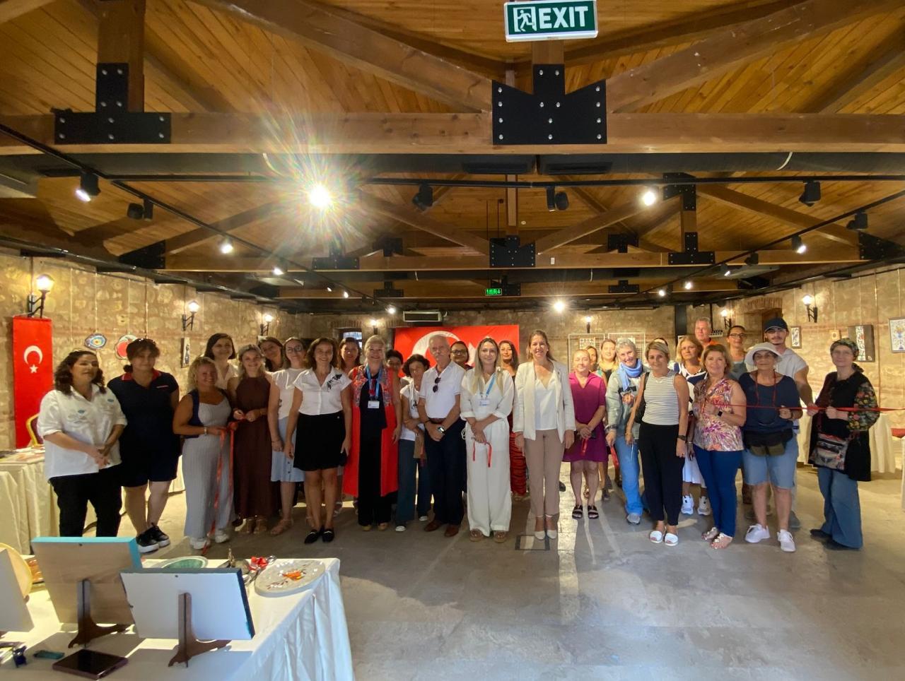 Silivri Belediyesi Kültür Merkezi KursiyerlerindenÇini Ve Seramik Sergisi