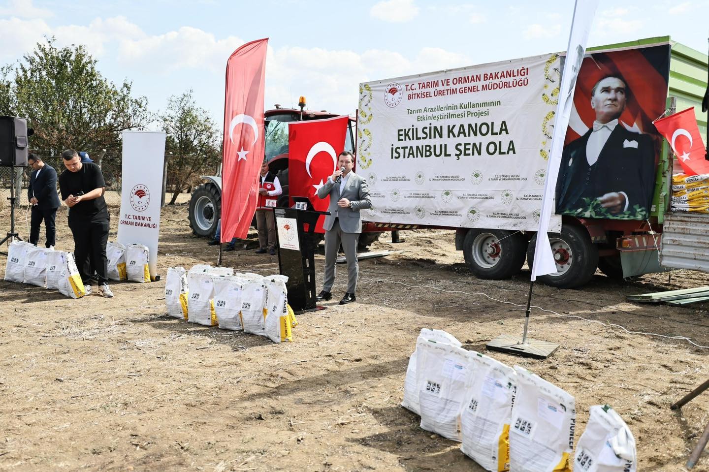 Kanola Tohumu Dağıtımı Programı Kapsamında 570 Torba Kanola Dağıtıldı