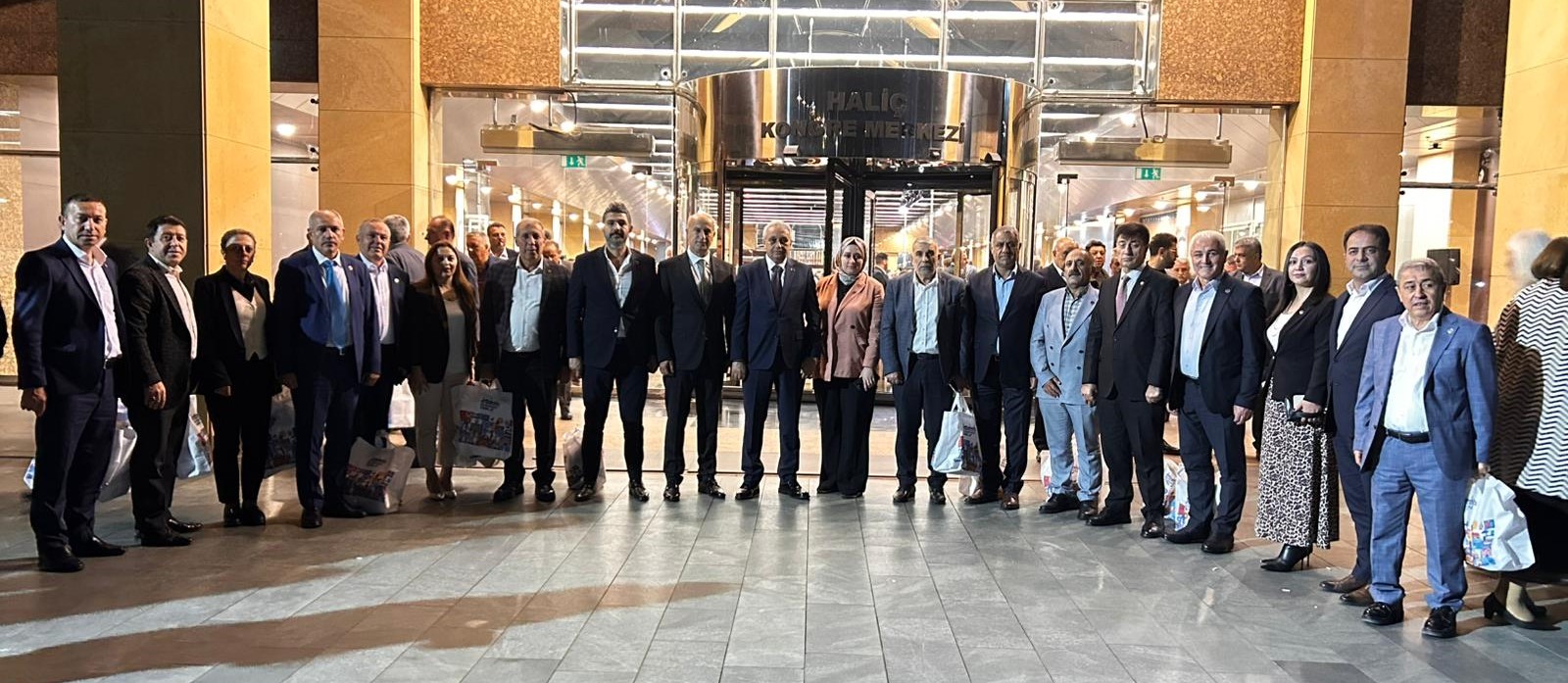 AK Parti İstanbul’dan Muhtarlar Günü’ne özel buluşma