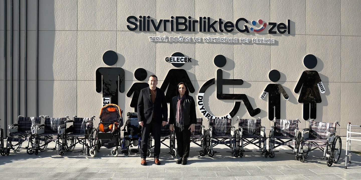 Silivri Belediyesi engelli vatandaşlara yardım malzemesi desteğinde bulundu