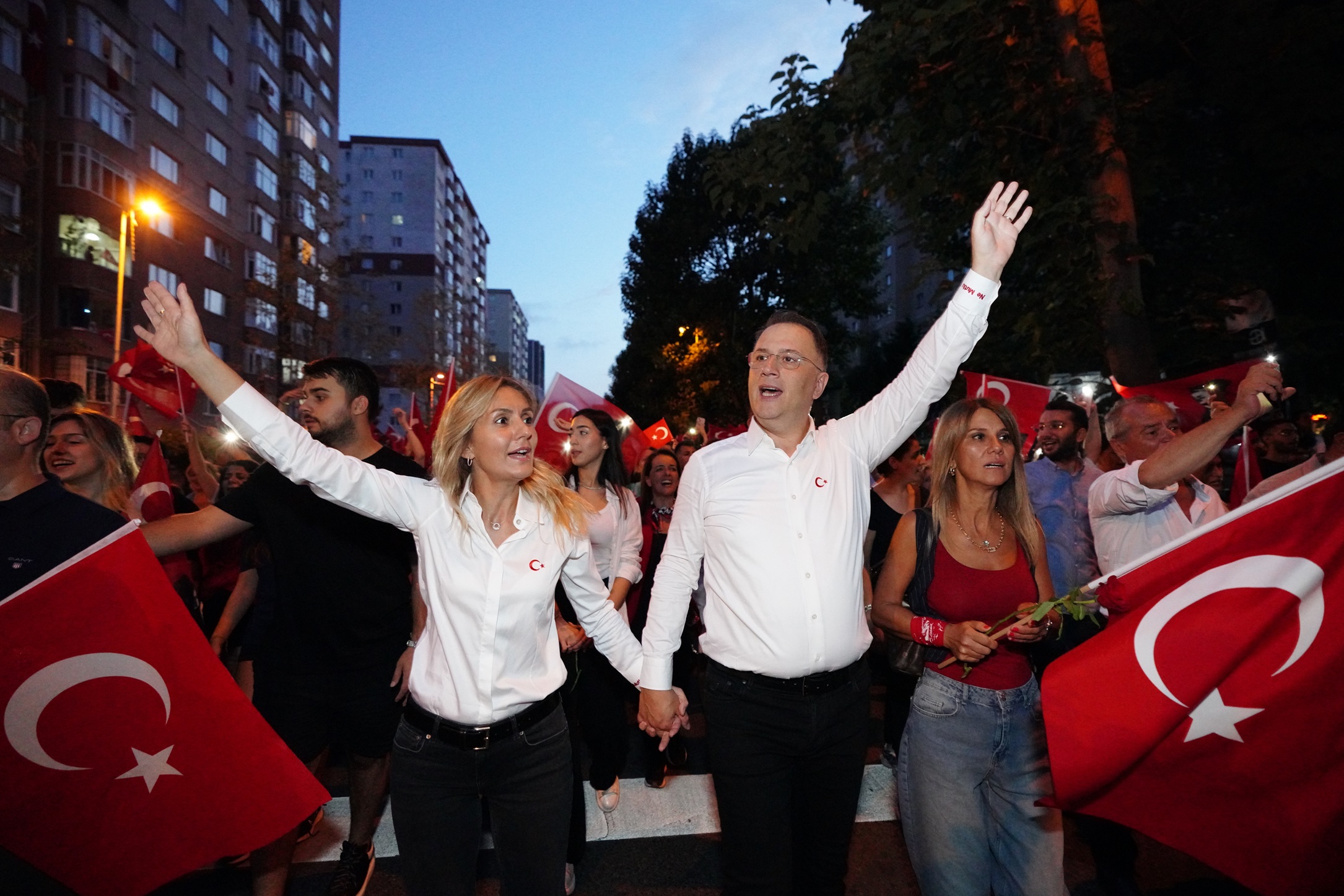 Beylikdüzü’nde 30 Ağustos coşkusu Zeynep Bastık’la yaşandı