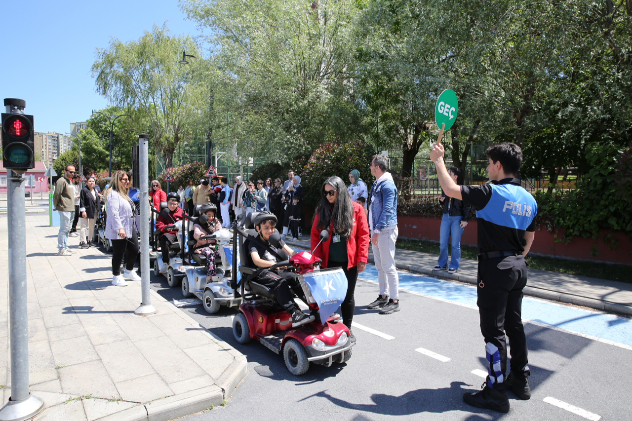 Bu parkta hem eğlence hem de eğitim var