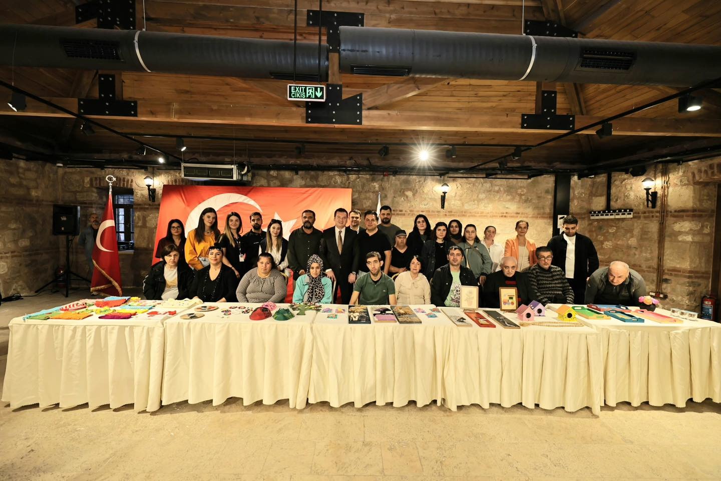 Başkan Balcıoğlu, Sıcak Yuvam Sergisi'ni Ziyaret Etti