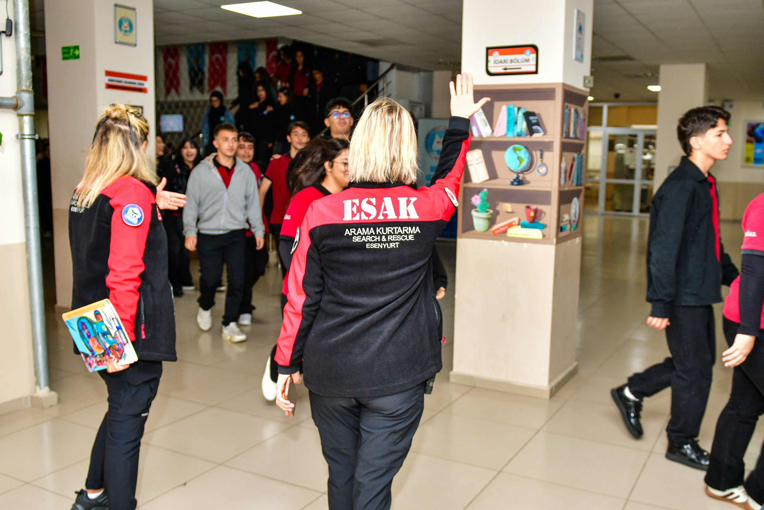 Esenyurt Belediyesi Deprem Bilinci Eğitimlerini Okullara Yayıyor