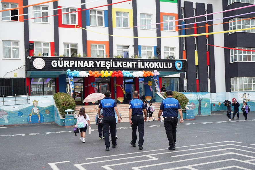 BEYLİKDÜZÜ’NDE OKUL ÇEVRELERİNDE GÜVENLİK VE DENETİMLER ARTIRILDI
