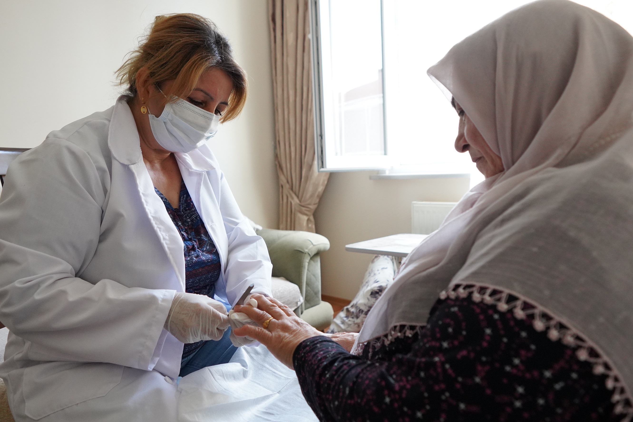 Beylikdüzü’nde “Evde öz bakım hizmeti” uzman ekiplerce gerçekleştiriliyor