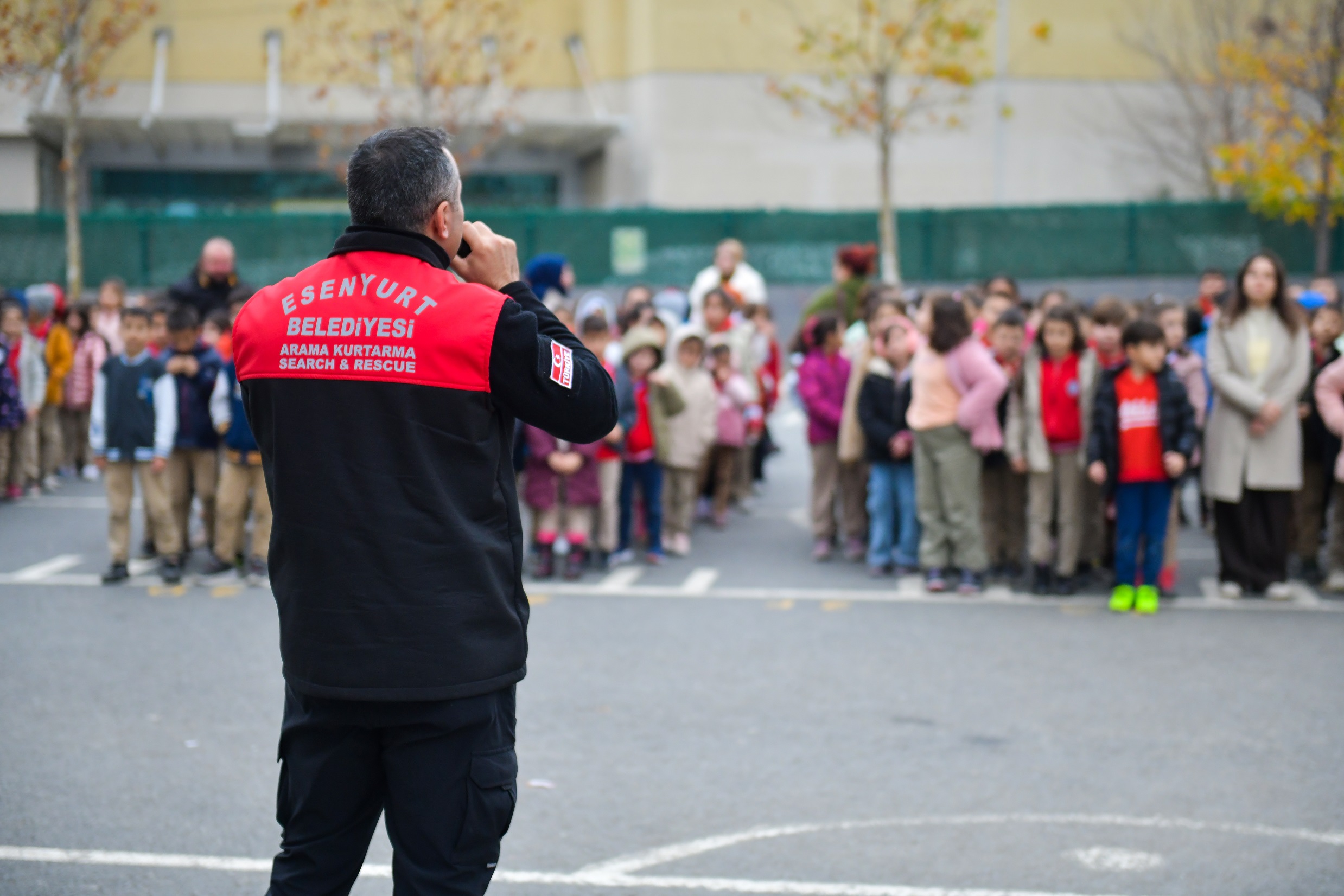 Esenyurt’un küçük arama kurtarma ekipleri depreme hazırlanıyor!