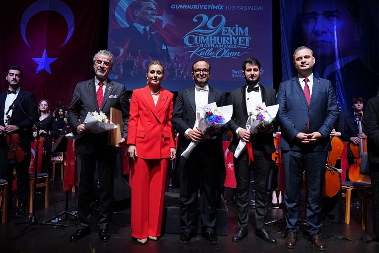 Beylikdüzü Cumhuriyet’in 103. yılında bayram coşkusunu doyasıya yaşadı