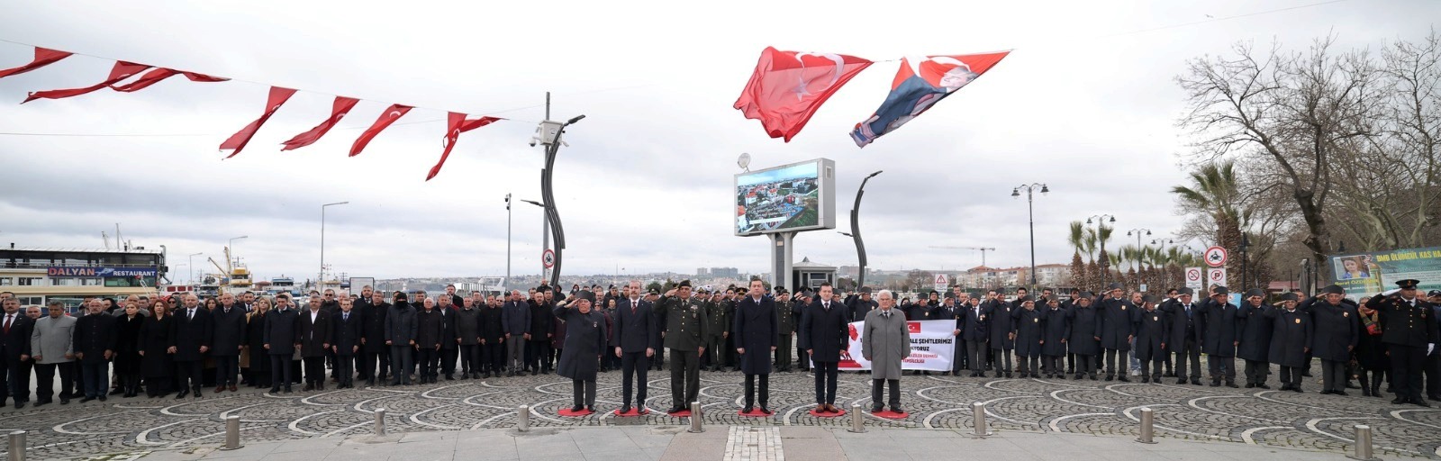 Başkan Balcıoğlu, Çanakkale Zaferi’nin 110. Yılında Atatürk Anıtına Çelenk Sundu