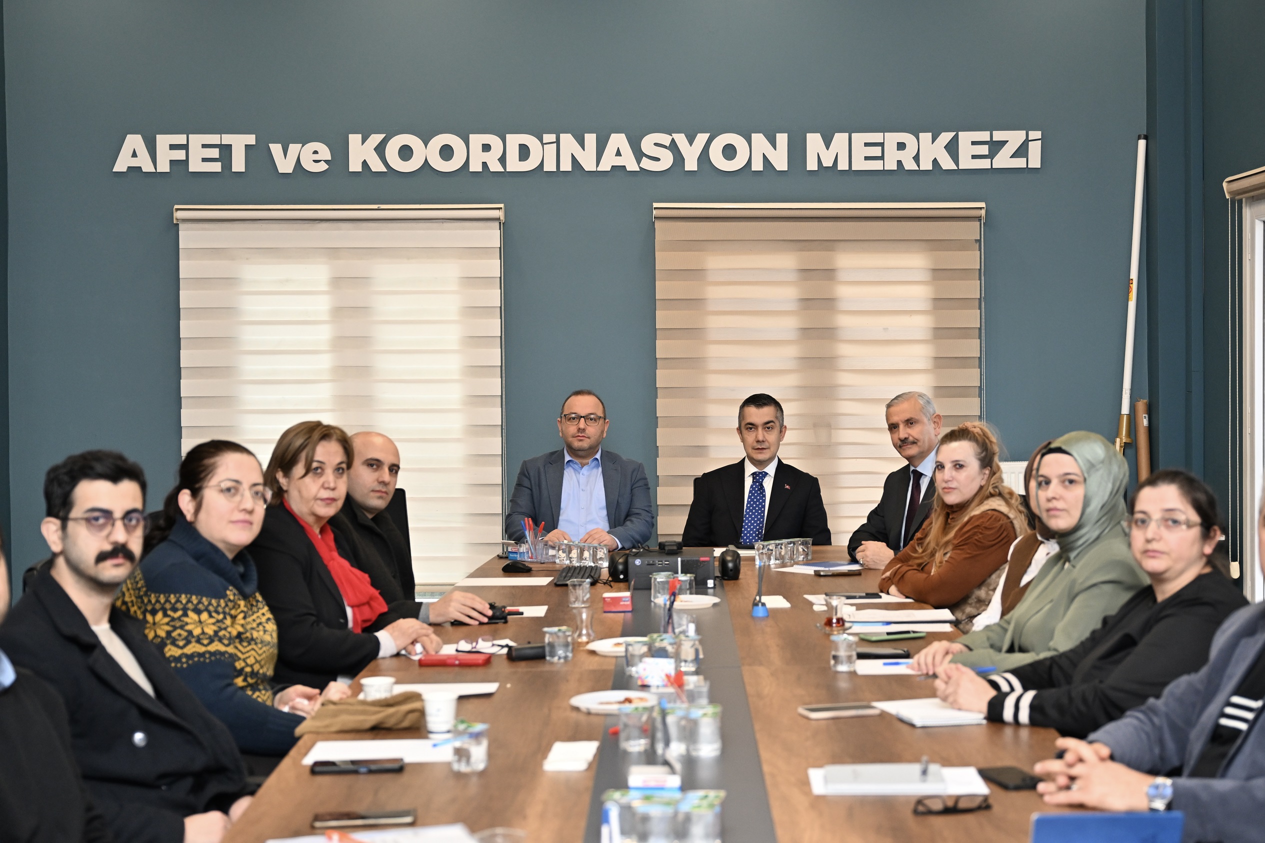 Esenyurt Belediyesi ekipleri 24 saat kar mesaisinde