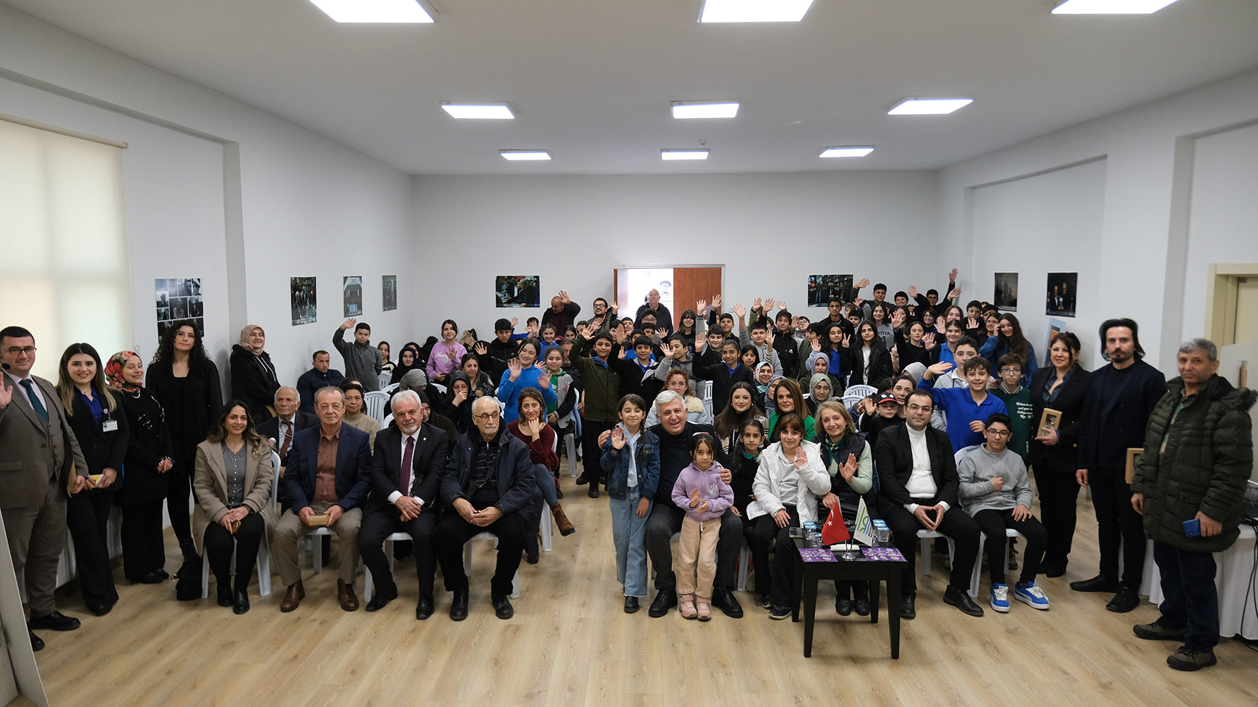 Edebiyatın usta kalemi şarkılarla, türkülerle, şiirlerle anıldı