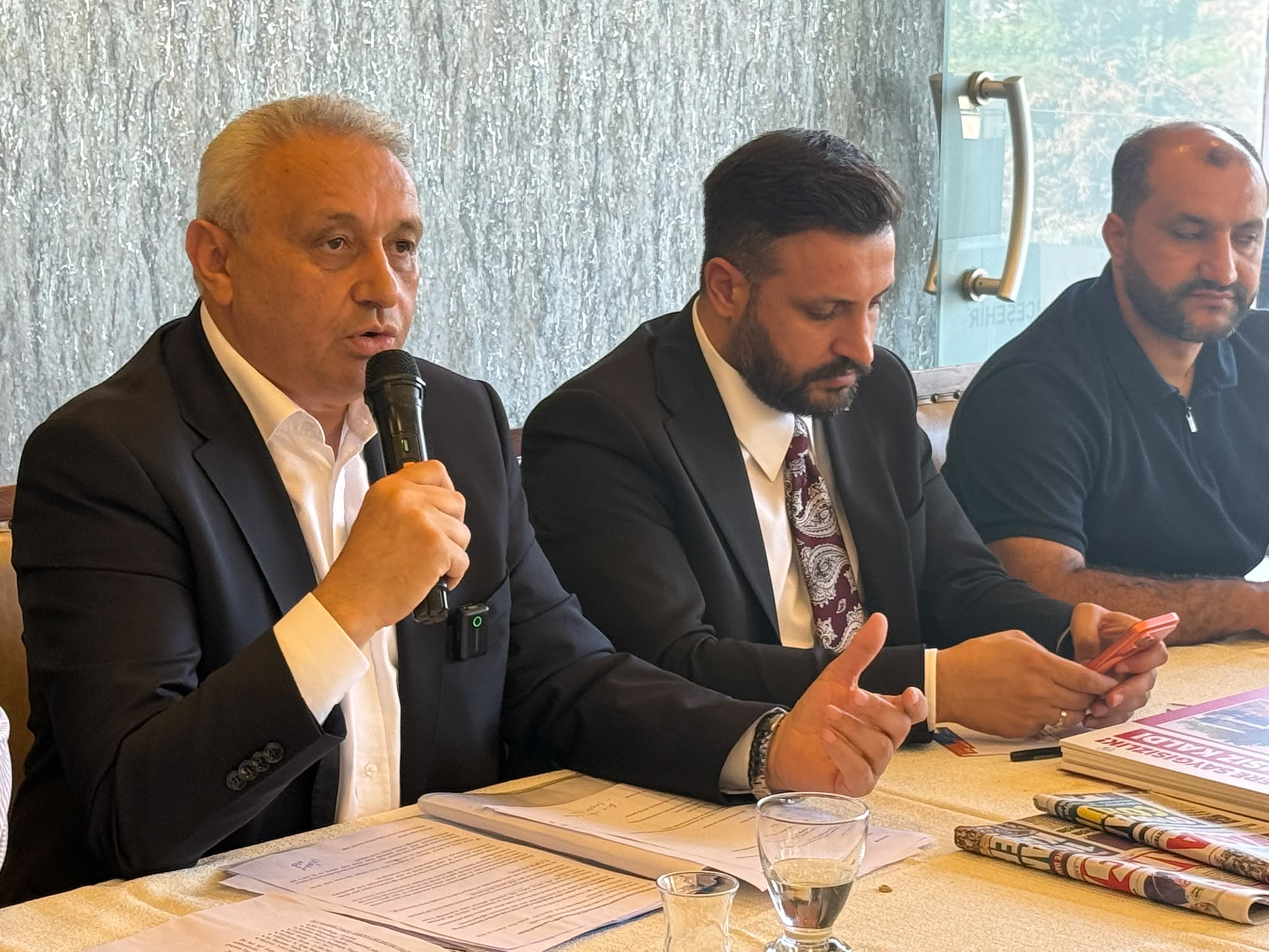 Togay Çoban,”2026 yılındayız. Temel var, metro yok. Açılış töreni var, hizmet yok”