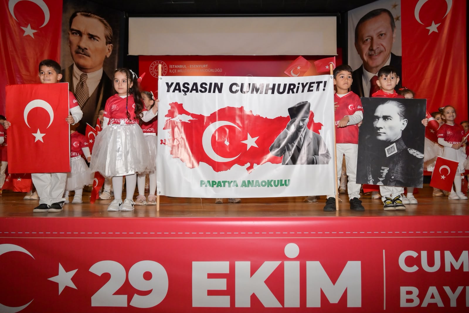 Esenyurt’ta Cumhuriyetin 103. yılı coşkuyla kutlandı