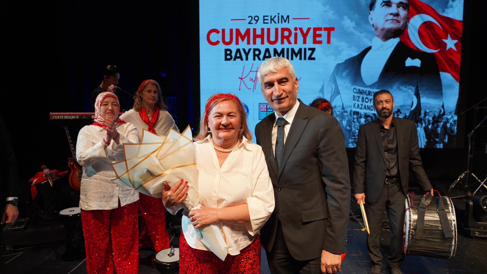 AVCILAR’DA CUMHURİYET BAYRAMI COŞKUYLA KUTLANDI