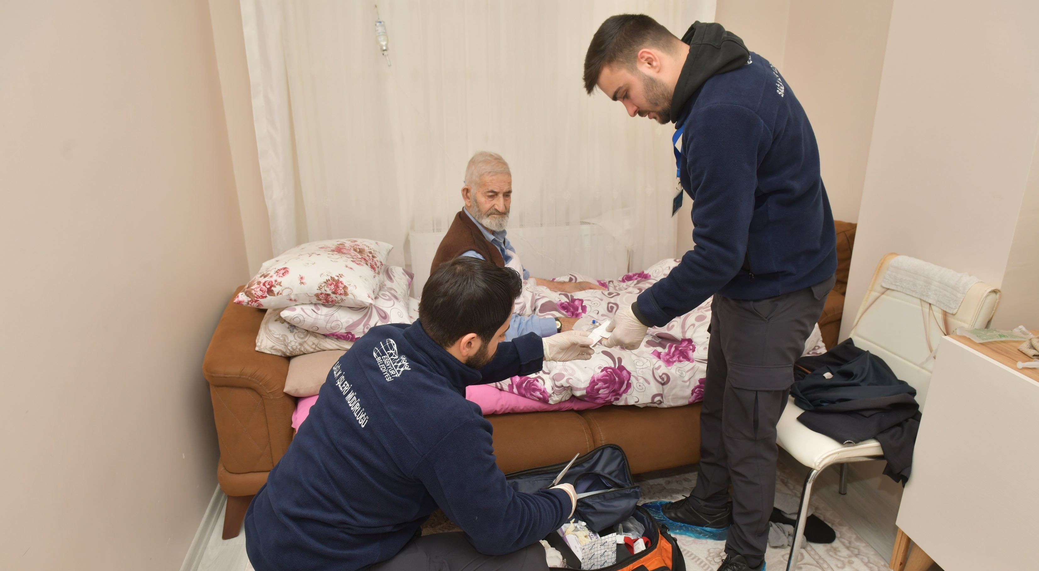 Esenyurt’ta Bu Bayram Kapılar Sağlık İçin Çalındı