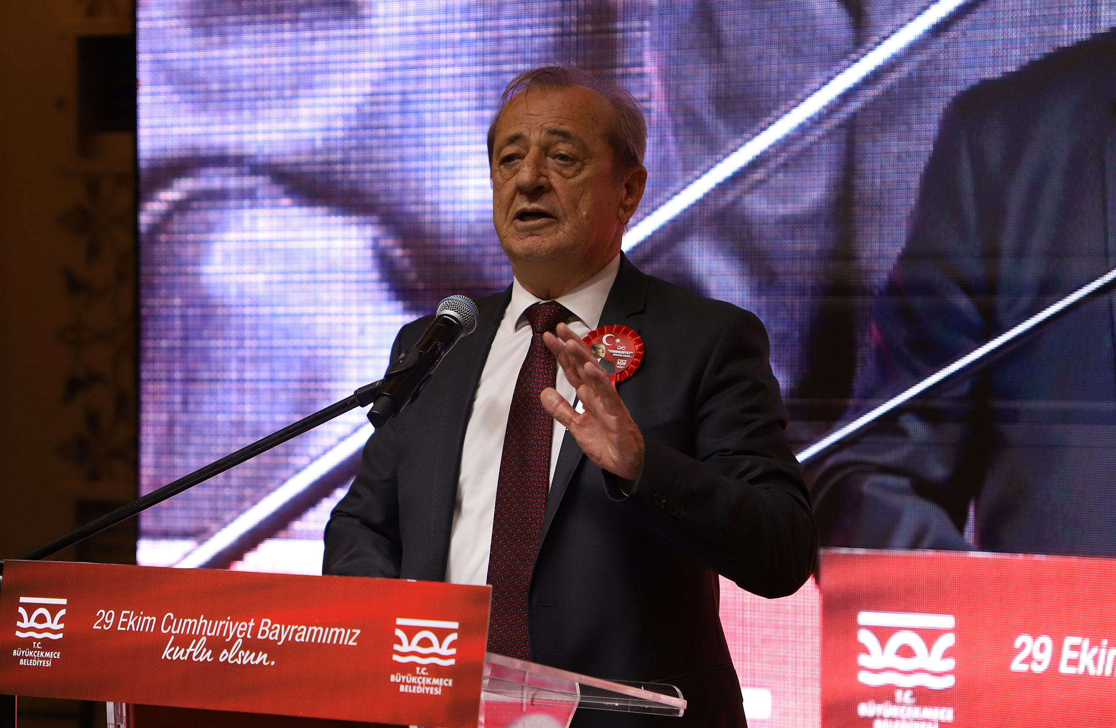 Büyükçekmece’de Cumhuriyet coşkusu Cumhuriyet Balo¬su’nda zirveye ulaştı