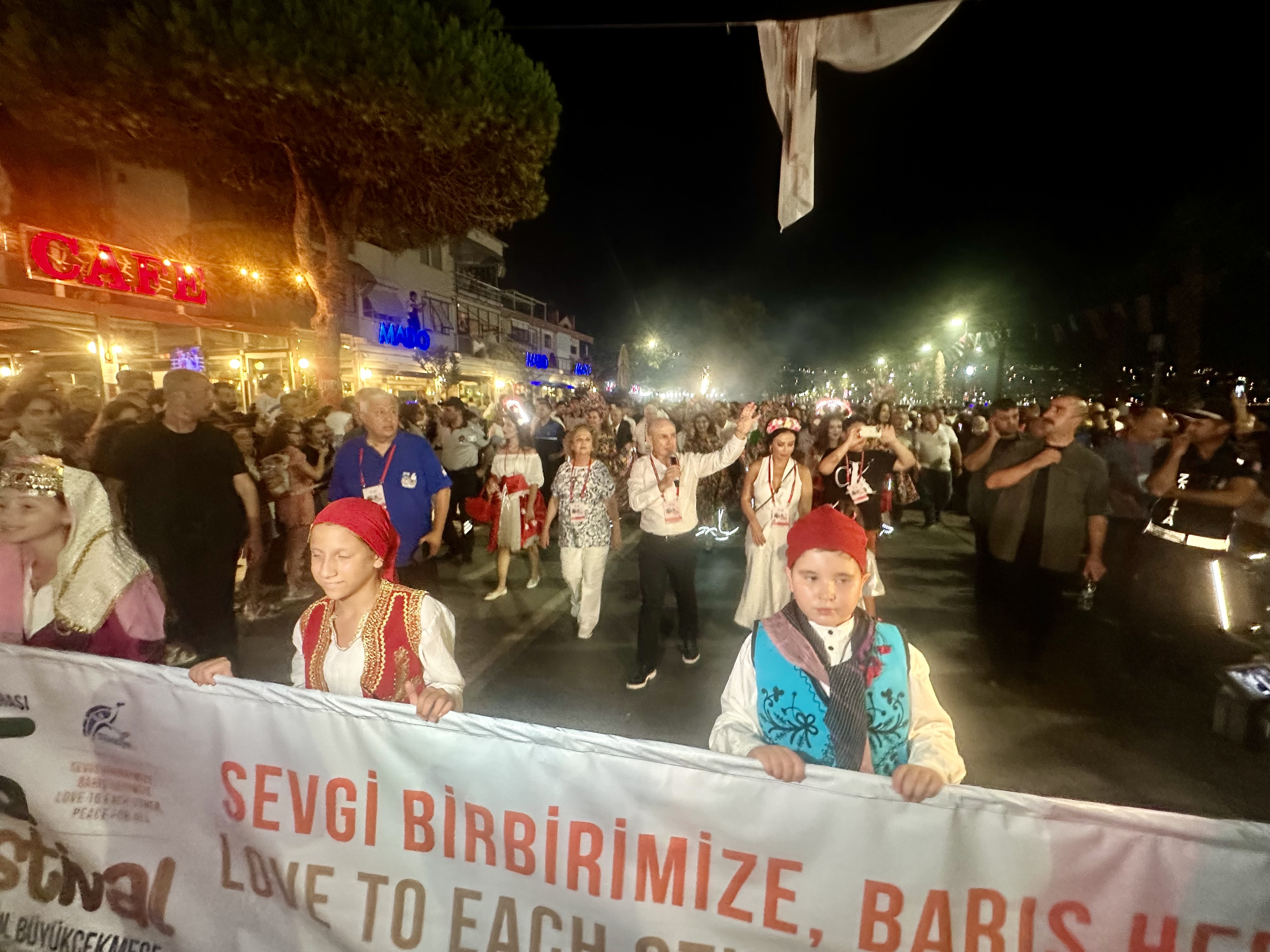 Büyükçekmece’de Rio Karnavalını aratmayan görüntüler