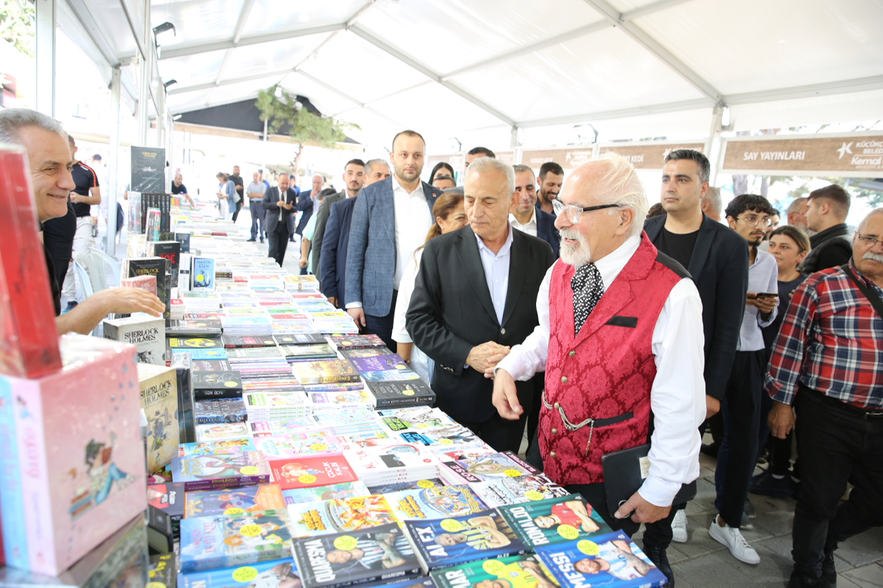 Küçükçekmece’de 9 gün sürecek kitap günleri başladı