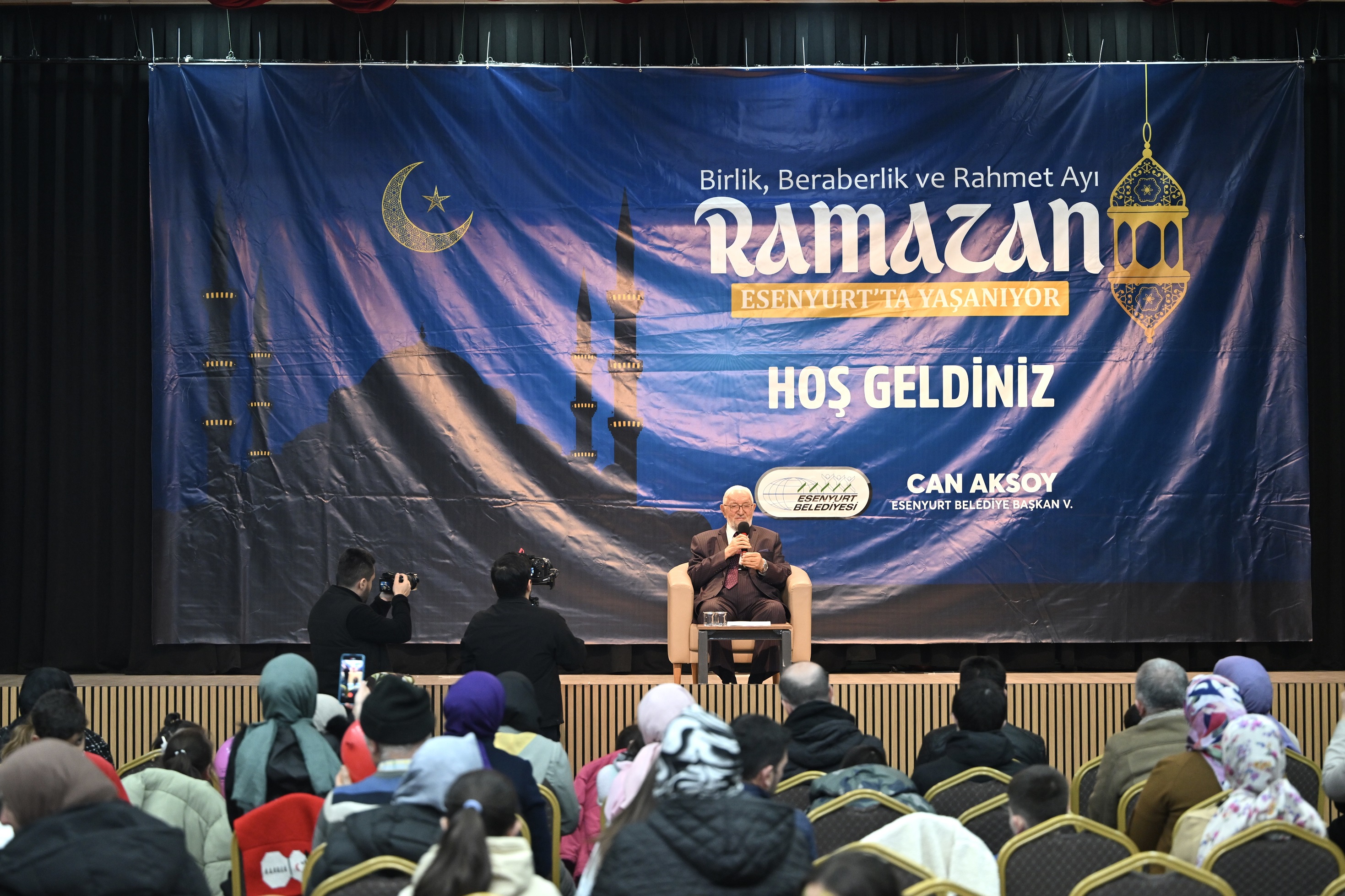 Necmettin Nursaçan Esenyurt'ta Ramazan coşkusunu ailelerle paylaştı