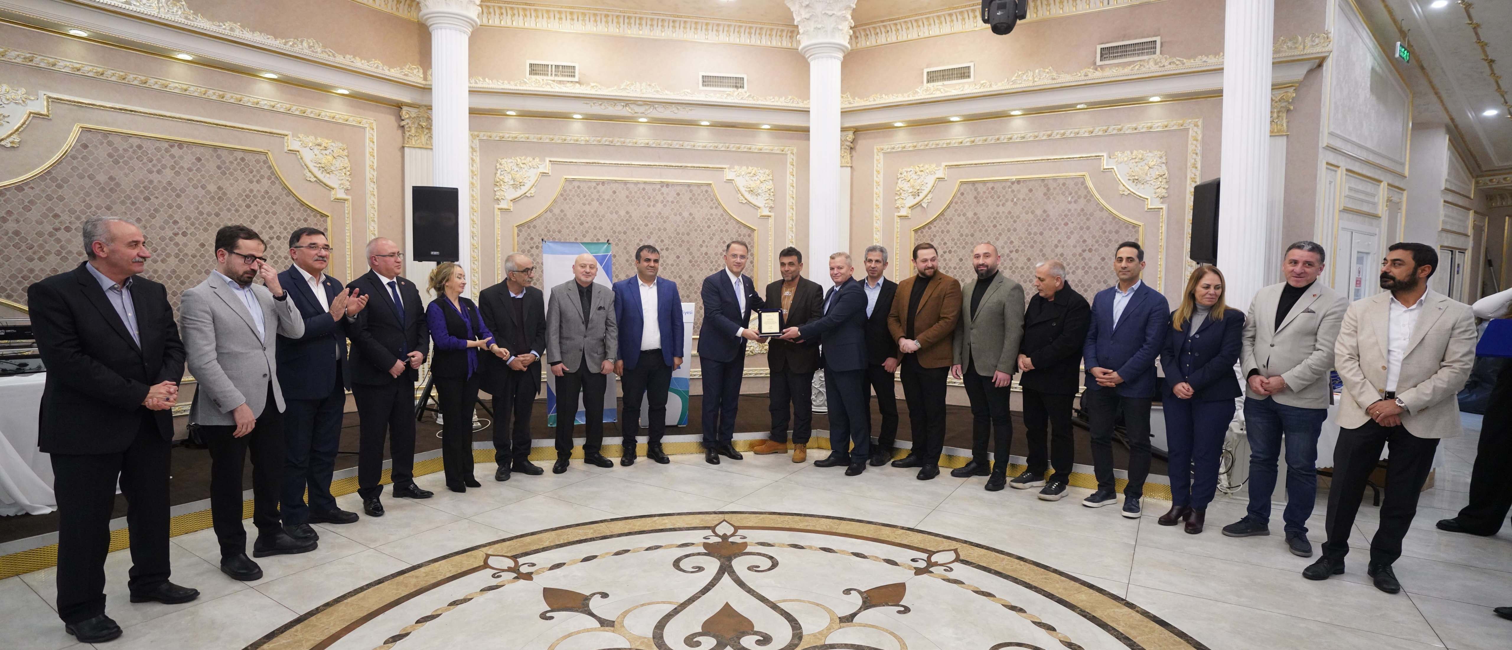 Beylikdüzü Belediyesi emekli olan personeline veda programı düzenledi