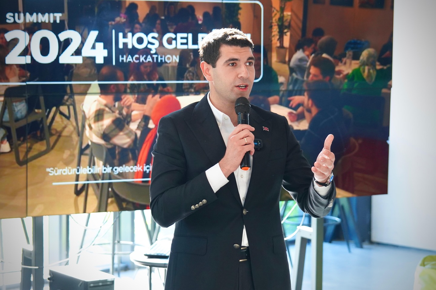 Başkan Çaykara’dan gençlere tam destek