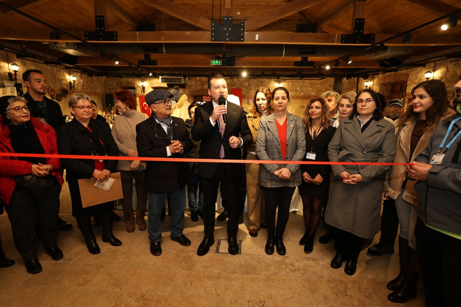 Başkan Balcıoğlu, Yeni Yıl Hediyelik Eşya Sergisi Açılışına Katıldı