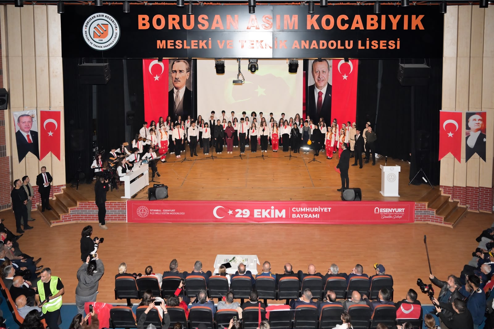 Esenyurt’ta Cumhuriyetin 103. yılı coşkuyla kutlandı