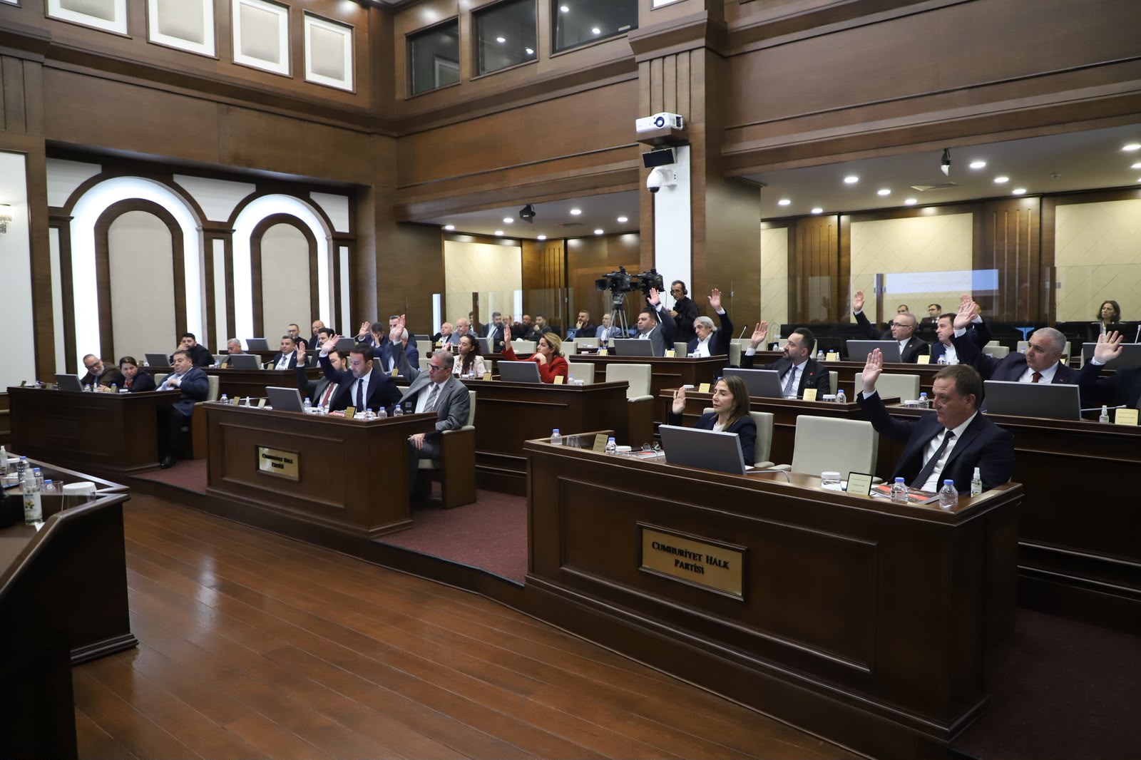 ‘’24 mahallemizin tamamına aynı hizmet anlayışıyla ulaşmaya devam edeceğiz’’