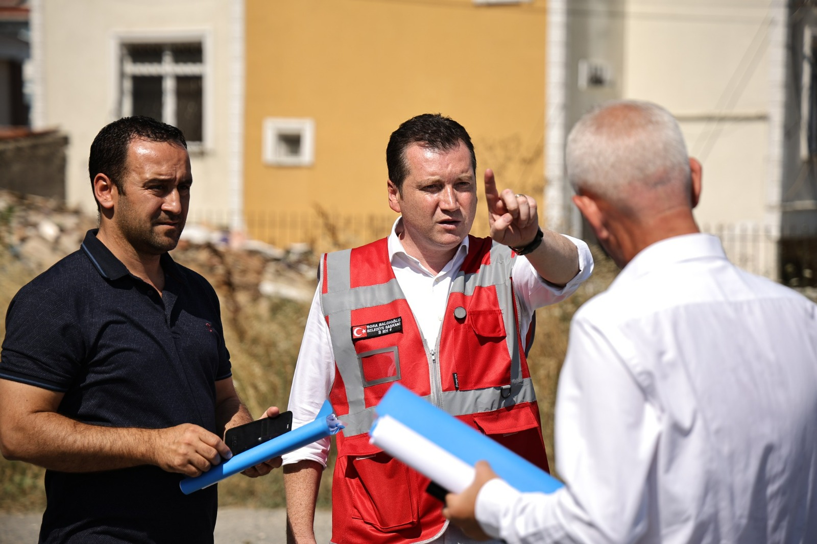 Başkan Balcıoğlu Cumhuriyet Mahallesi’nde Yenileme Çalışmaları Devam Eden Parkı İnceledi