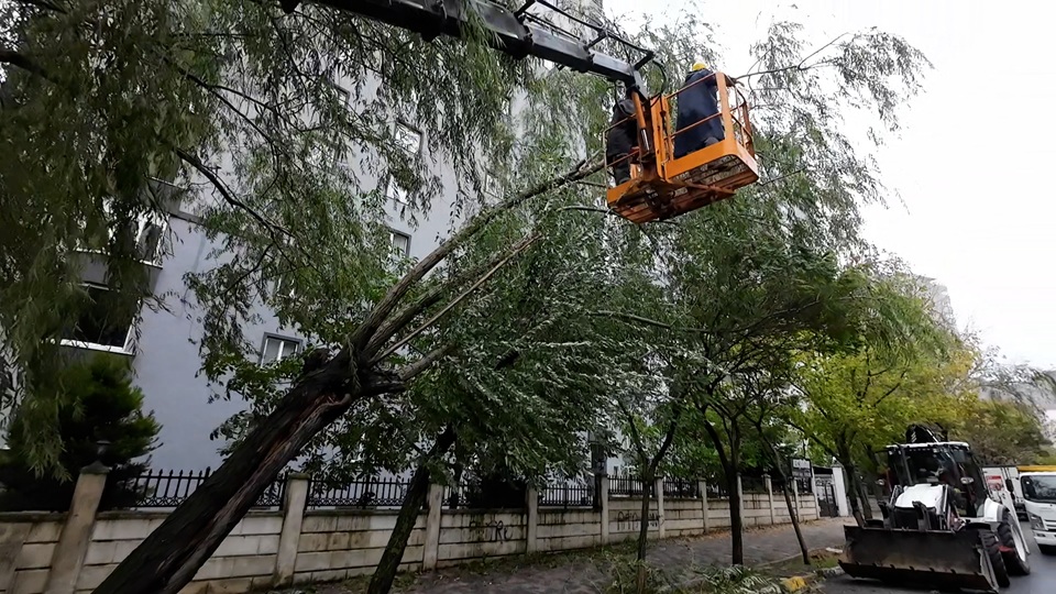Beylikdüzü Belediyesi yoğun yağış öncesi teyakkuzda