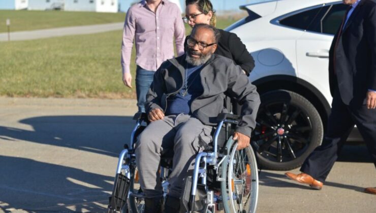 ABD’de bir kişi suçsuz olduğu ortaya çıkınca 42 yıl sonra serbest bırakıldı