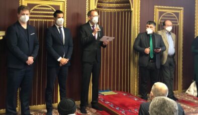 Almanya Hessen Eyalet Sağlık Bakanı, camilerde ‘aşı olun’ çağrısı yaptı