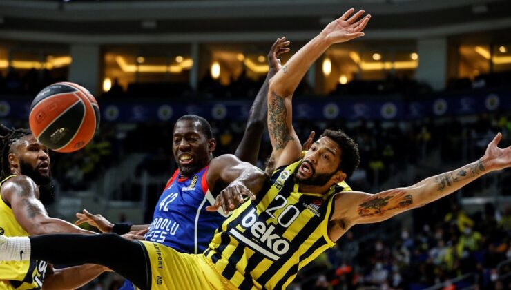 Anadolu Efes EuroLeague’de Fenerbahçe’yi yendi