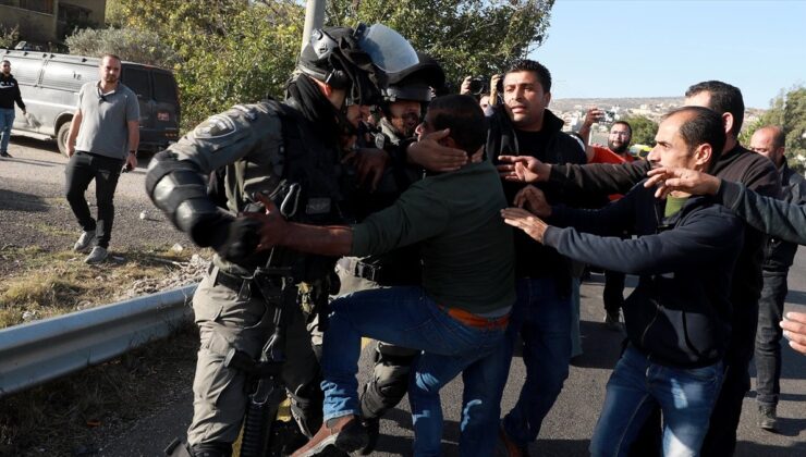Batı Şeria’da İsrail güçleri ile Yahudi yerleşimciler, Filistinlilere saldırdı