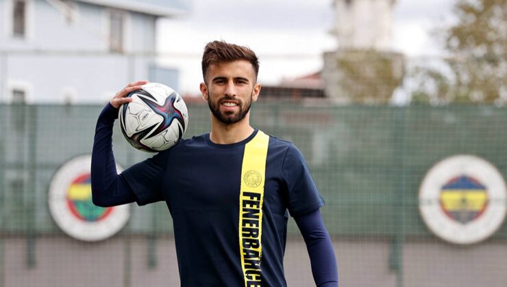 Diego Rossi az ama öz oynuyor