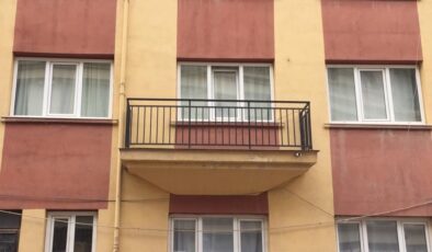 Eskişehir’de balkonu yapıp kapıyı unuttular