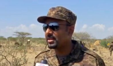 Etiyopya’da başbakan işgalcilere karşı cepheye gitti