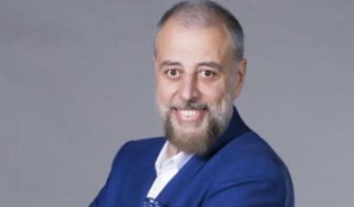 Hamdi Alkan, sahnede öpüşen eşinden rahatsızlık duymadığını söyledi