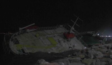 Maltepe’de lodos nedeniyle gemi battı