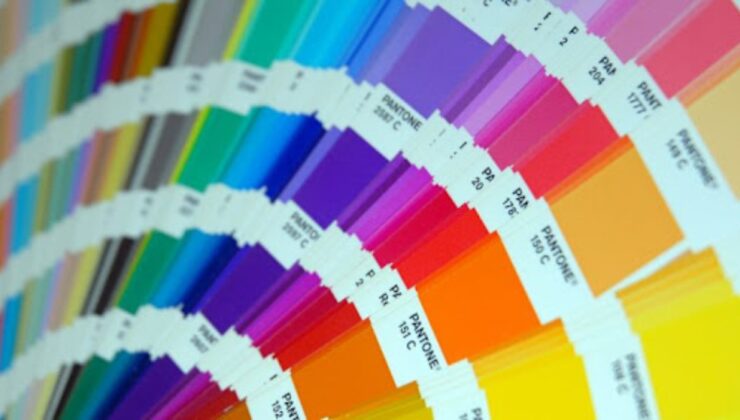 2022 rengini belli etti: Pantone Very Peri nasıl bir renk?