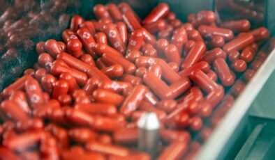 ABD’de, Merck’in ürettiği ağızdan alınan koronavirüs ilacı da onaylandı