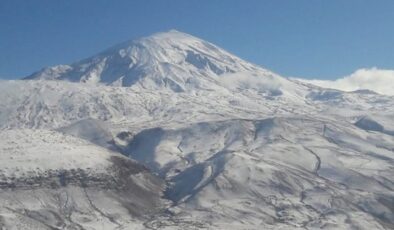 Ağrı Dağı bembeyaz