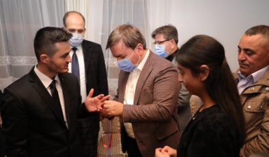 Anne ve babası olmayan gence sevdiği kızı Vali Aydoğdu istedi