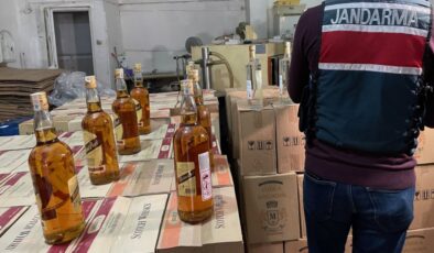 Avcılar’da sahte içki yaparken suçüstü yakalandılar