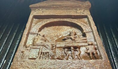 Aydın’da 1900 yıllık mezar taşını jandarmaya satmaya çalışan 5 kişi yakalandı