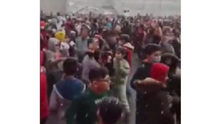 Başakşehir’de öğrencilerin kar sevinci