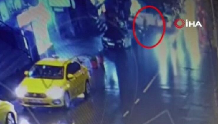 Bayrampaşa’da ev sahibine yakalanan hırsızın kaçtığı anlar