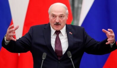 Belarus Cumhurbaşkanı Lukaşenko, Rusya’dan nükleer silah isteyebileceğini söyledi